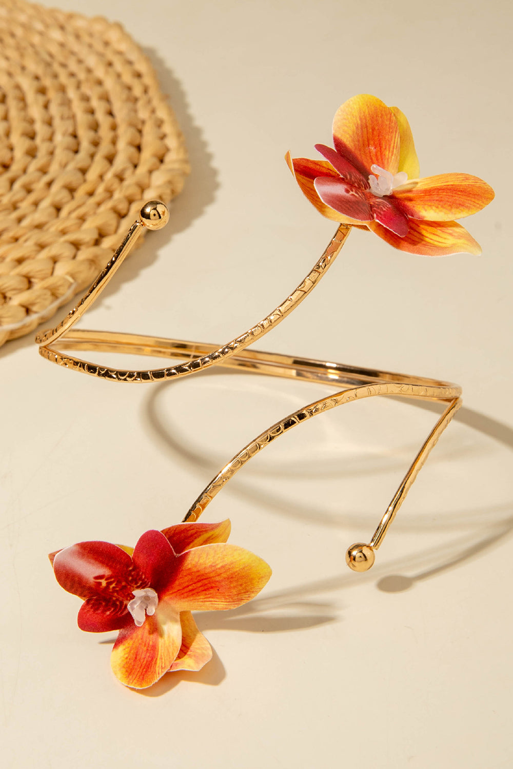 Fashionable 3D Simulated Flower Open Bracelet