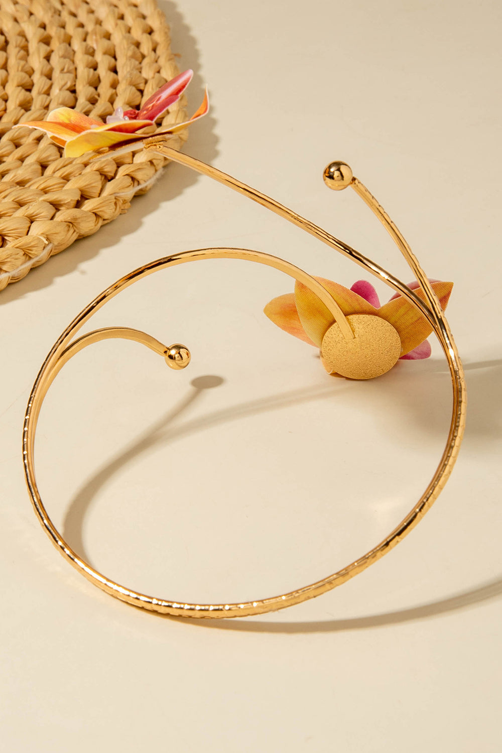Fashionable 3D Simulated Flower Open Bracelet
